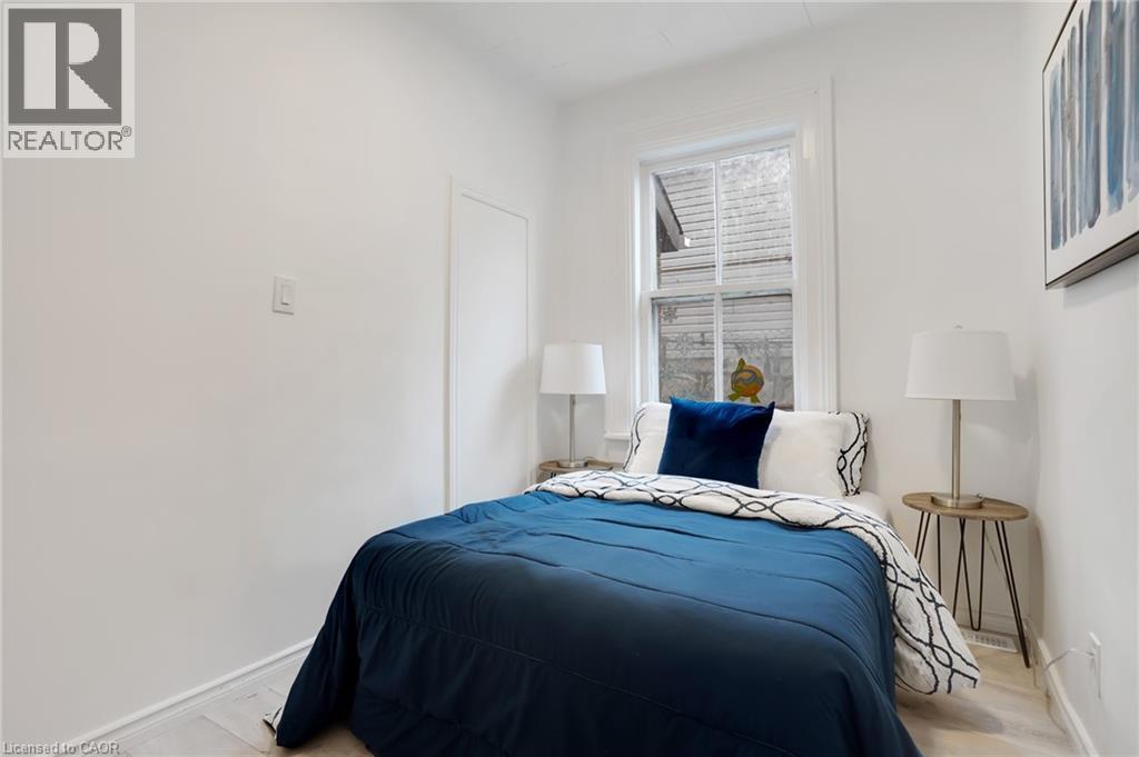 Photo 12 of 32 Niagara Street, Brantford ON