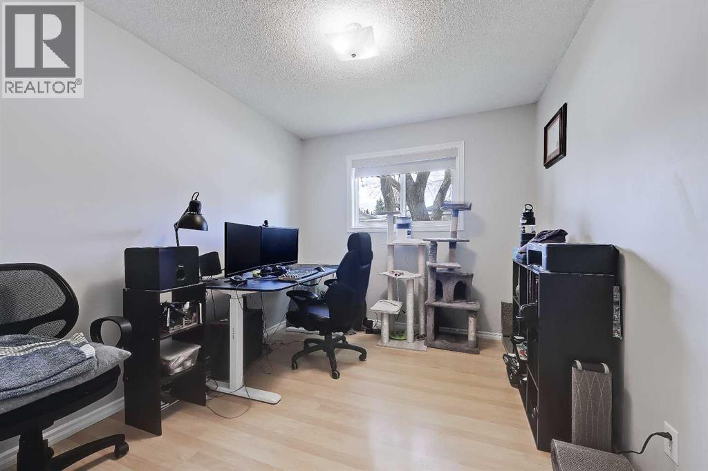 Single Family House Bungalow for Sale in  Breton Close NW Brentwood Calgary 