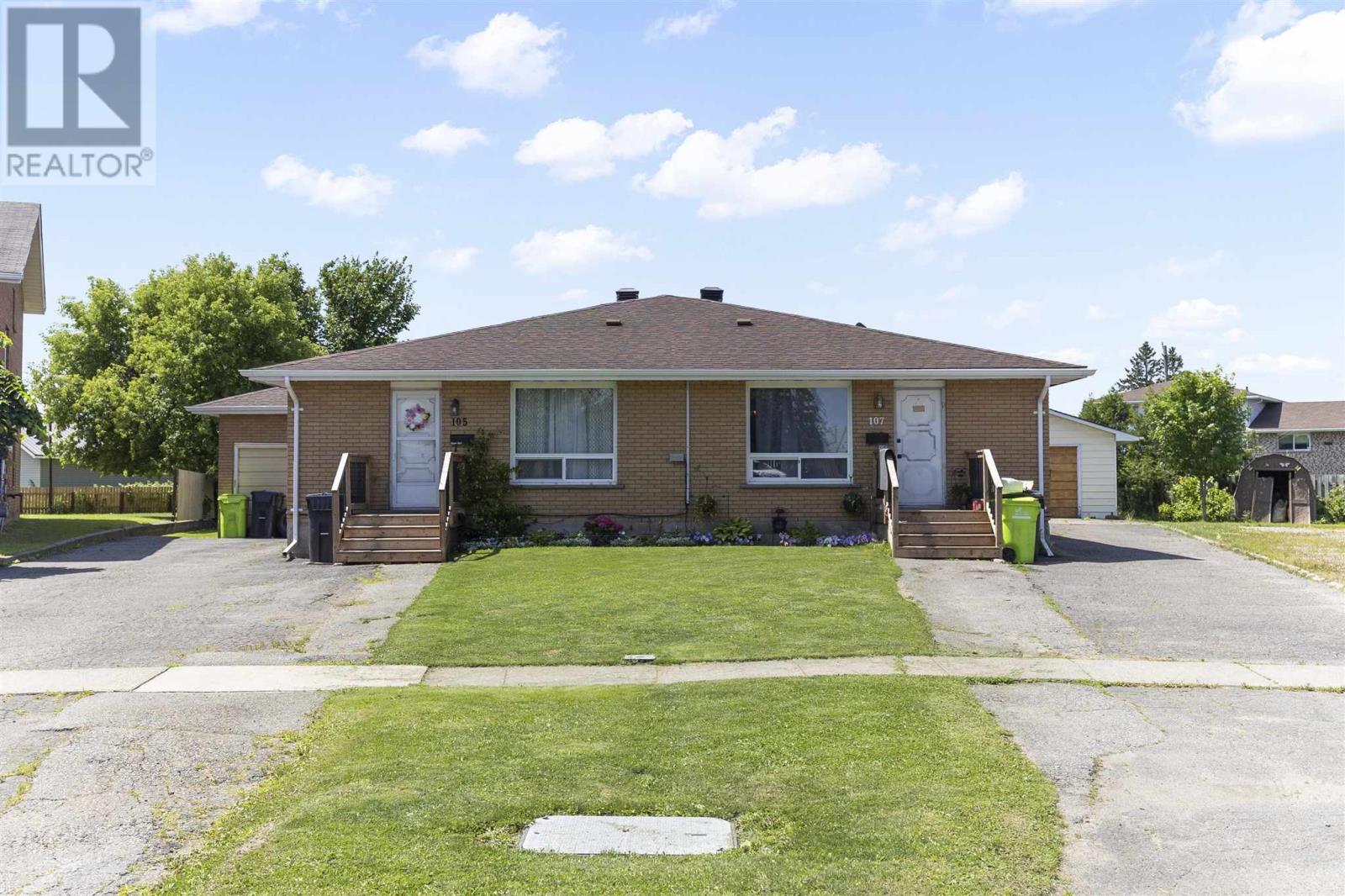 Photo 1 of 105 107 Pozzebon Cres, Sault Ste Marie ON