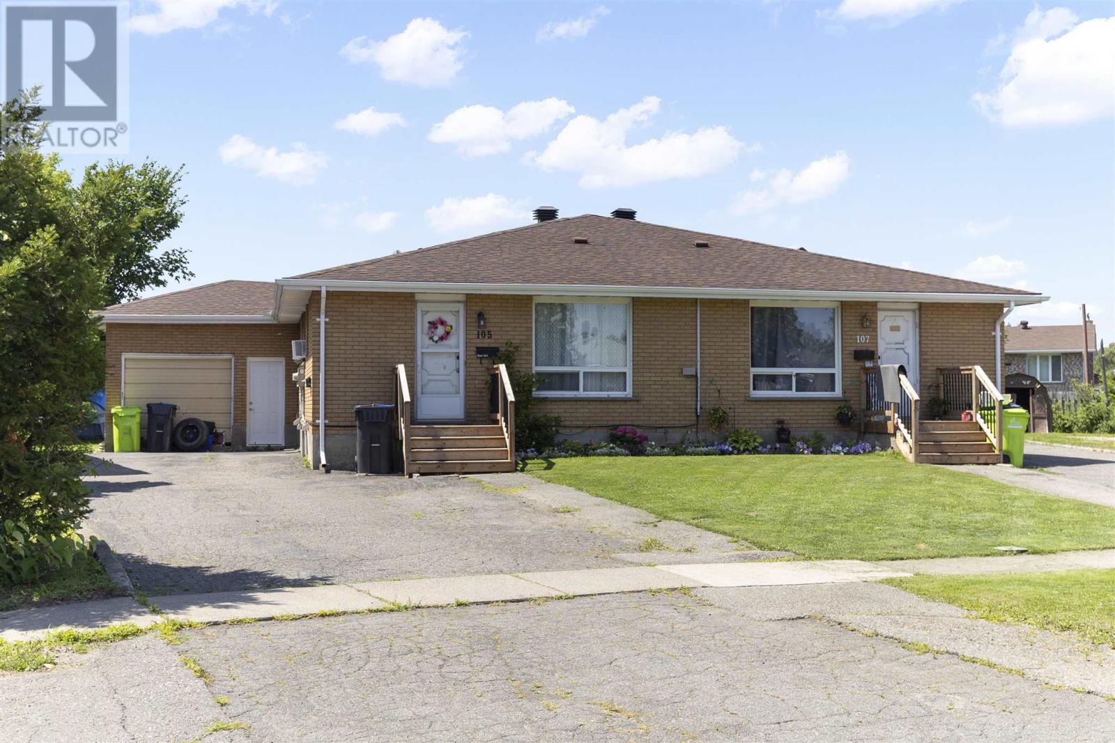 Photo 3 of 105 107 Pozzebon Cres, Sault Ste Marie ON