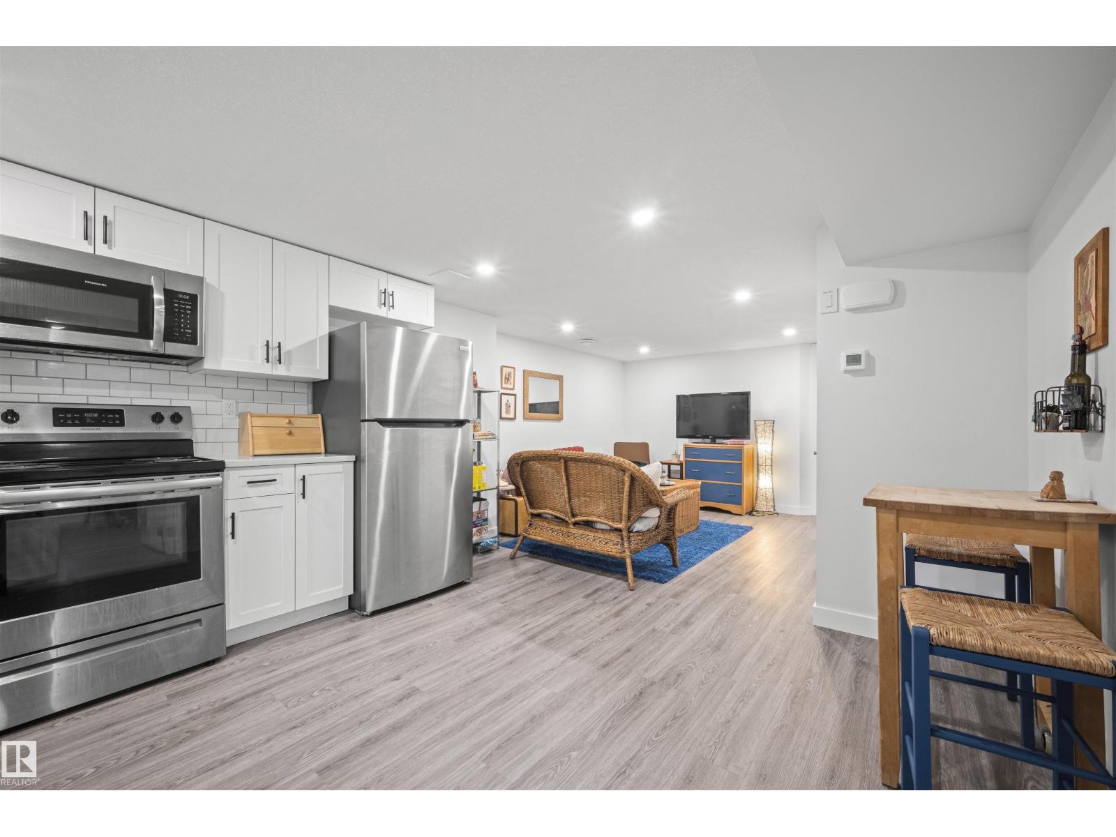 Photo 33 of 10966 117 St Nw, Edmonton AB