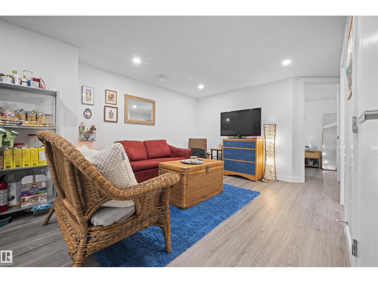 Photo 29 of 10966 117 St Nw, Edmonton AB