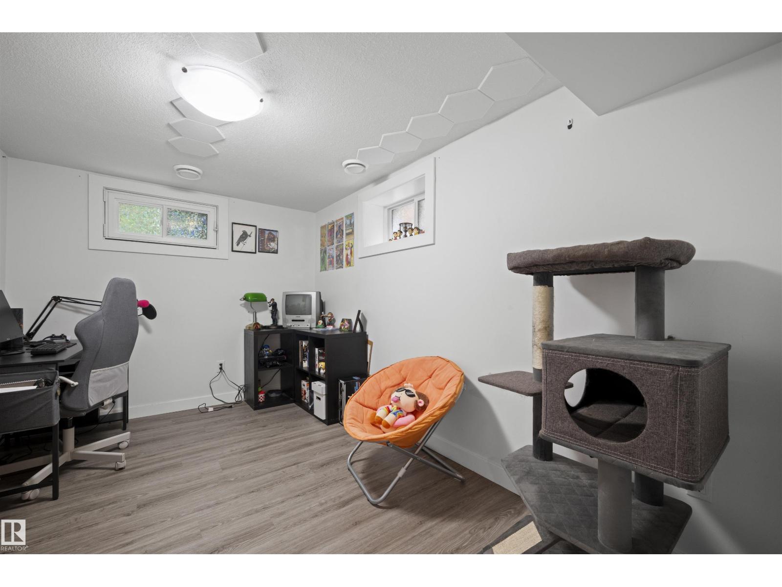 Photo 36 of 10966 117 St Nw, Edmonton AB
