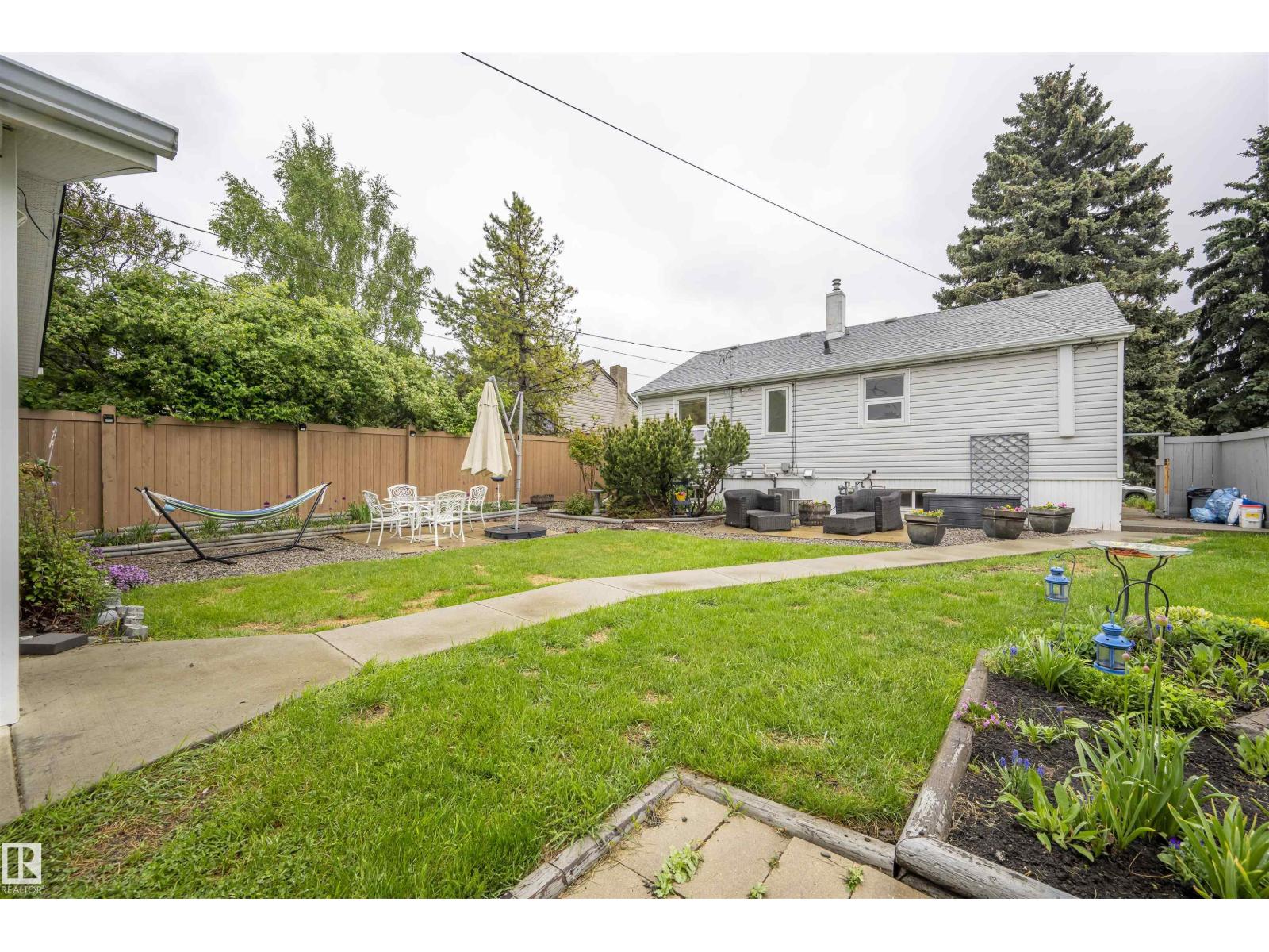Photo 40 of 10966 117 St Nw, Edmonton AB