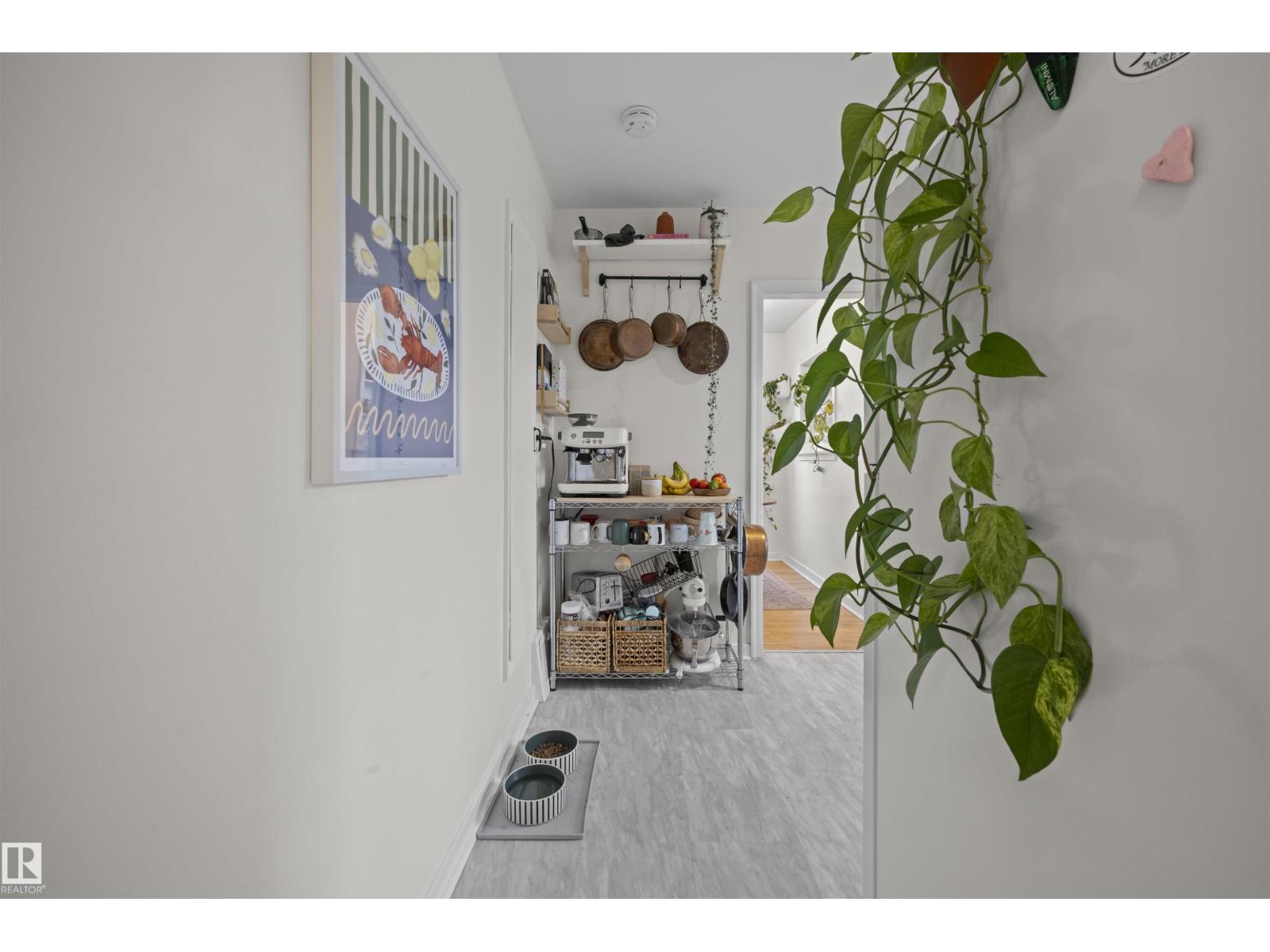 Photo 15 of 10966 117 St Nw, Edmonton AB