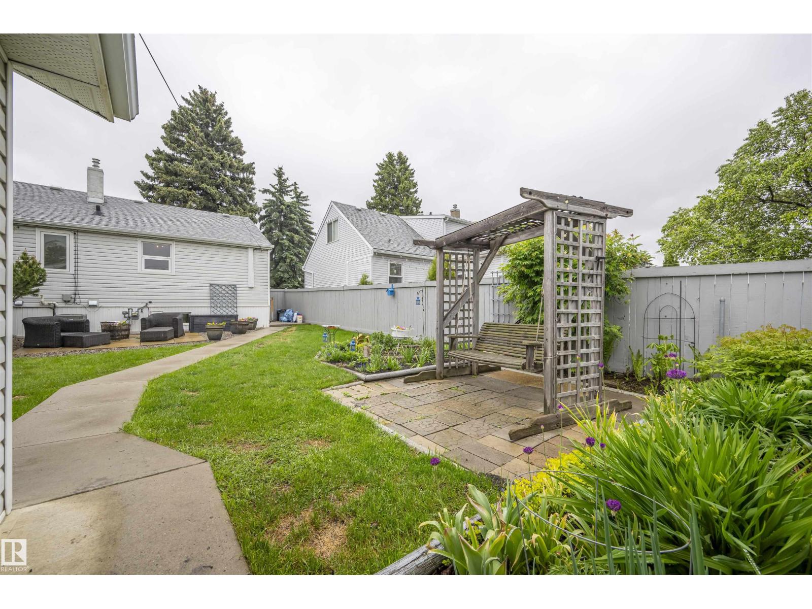 Photo 41 of 10966 117 St Nw, Edmonton AB