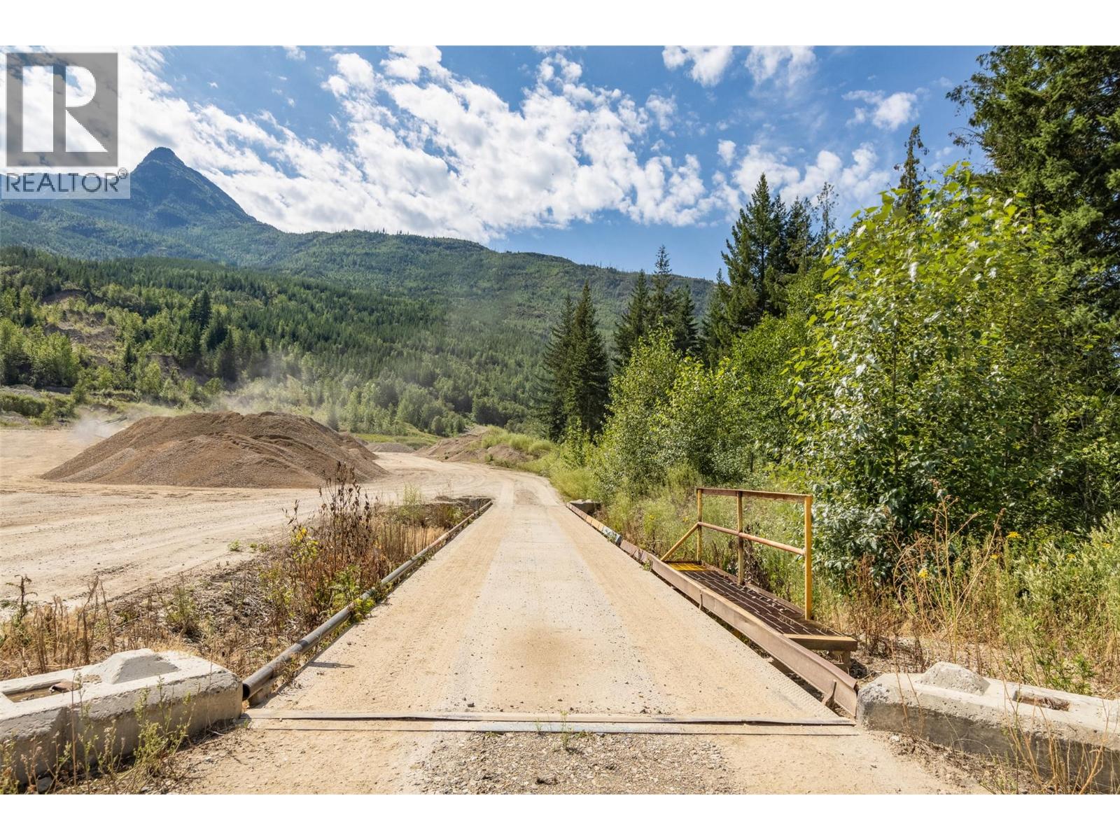Photo 10 of 5100 45 Street Sw, Salmon Arm BC