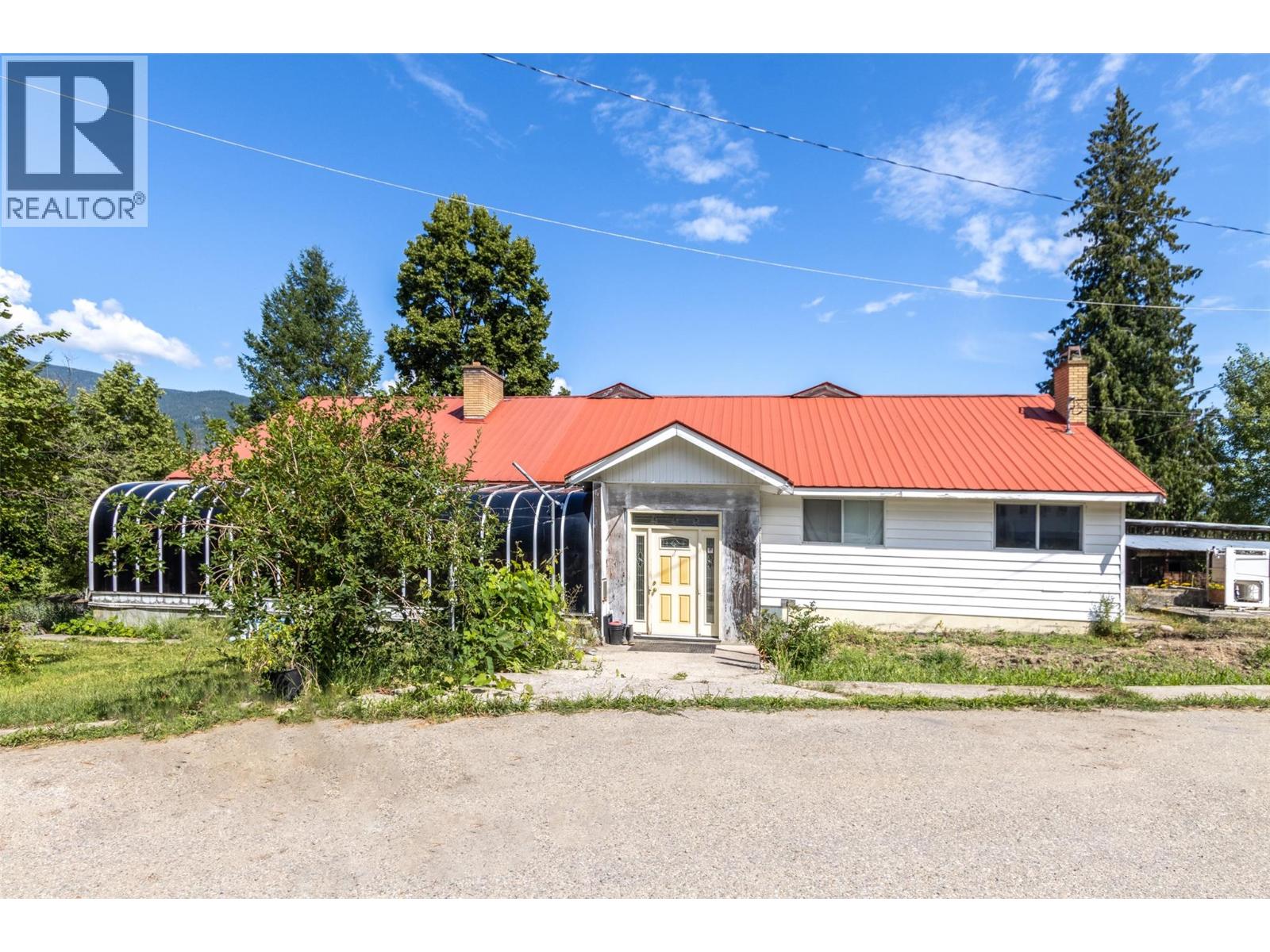 Photo 5 of 4900 45 Street Sw, Salmon Arm BC