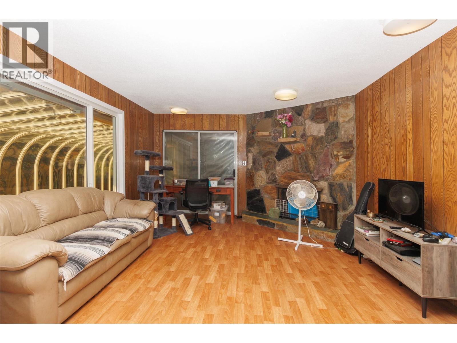 Photo 8 of 4900 45 Street Sw, Salmon Arm BC