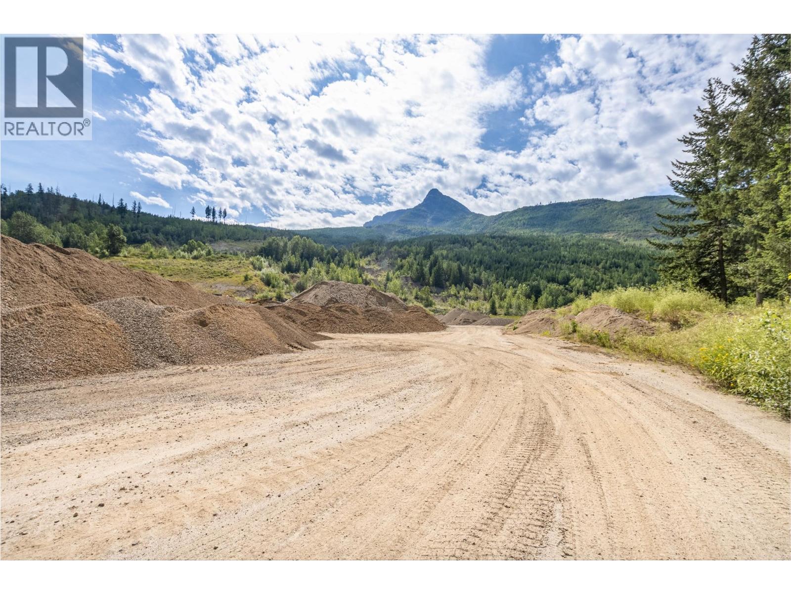 Photo 2 of 5100 45 Street Sw, Salmon Arm BC