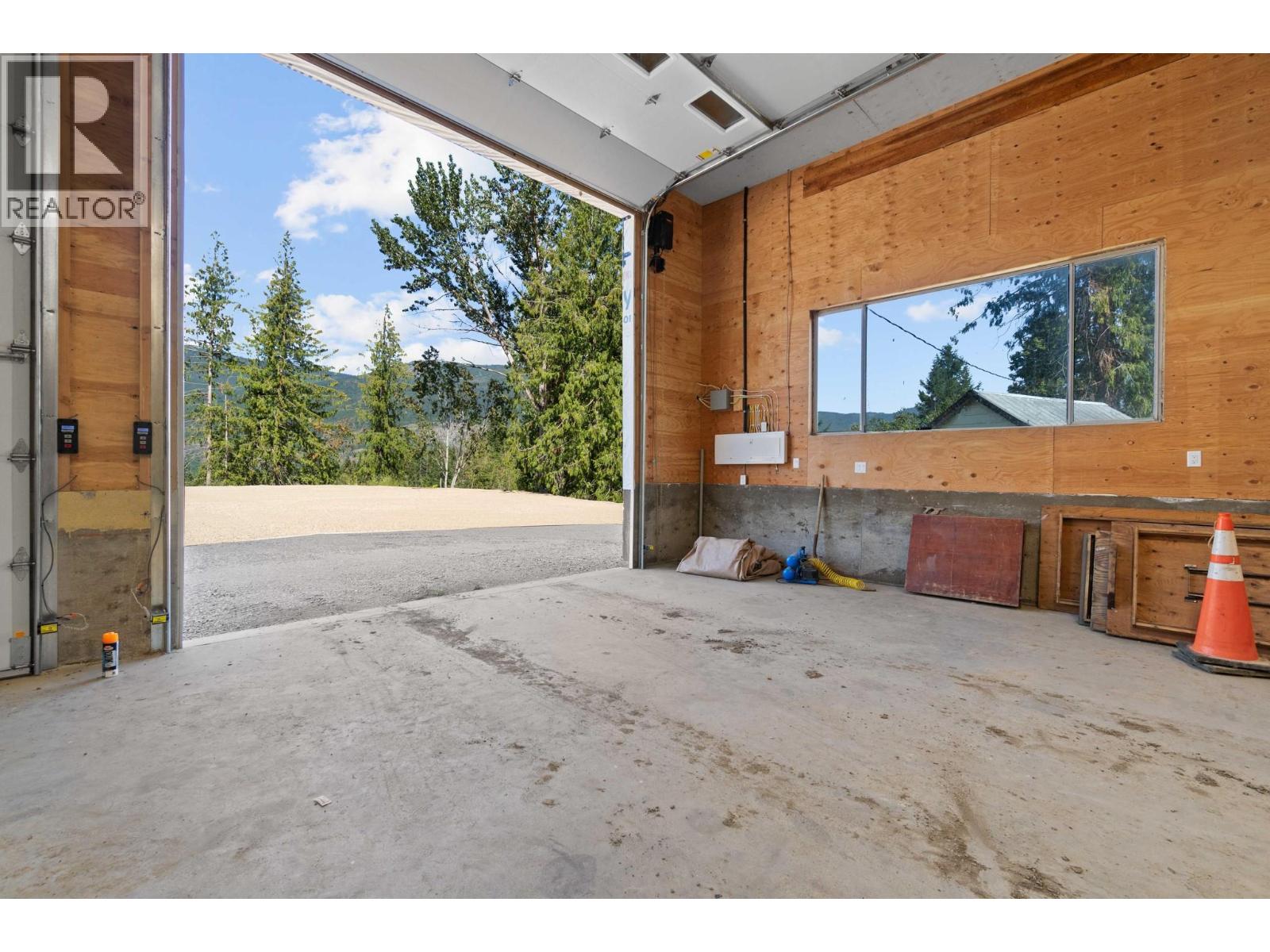 Photo 39 of 4900 45 Street Sw, Salmon Arm BC