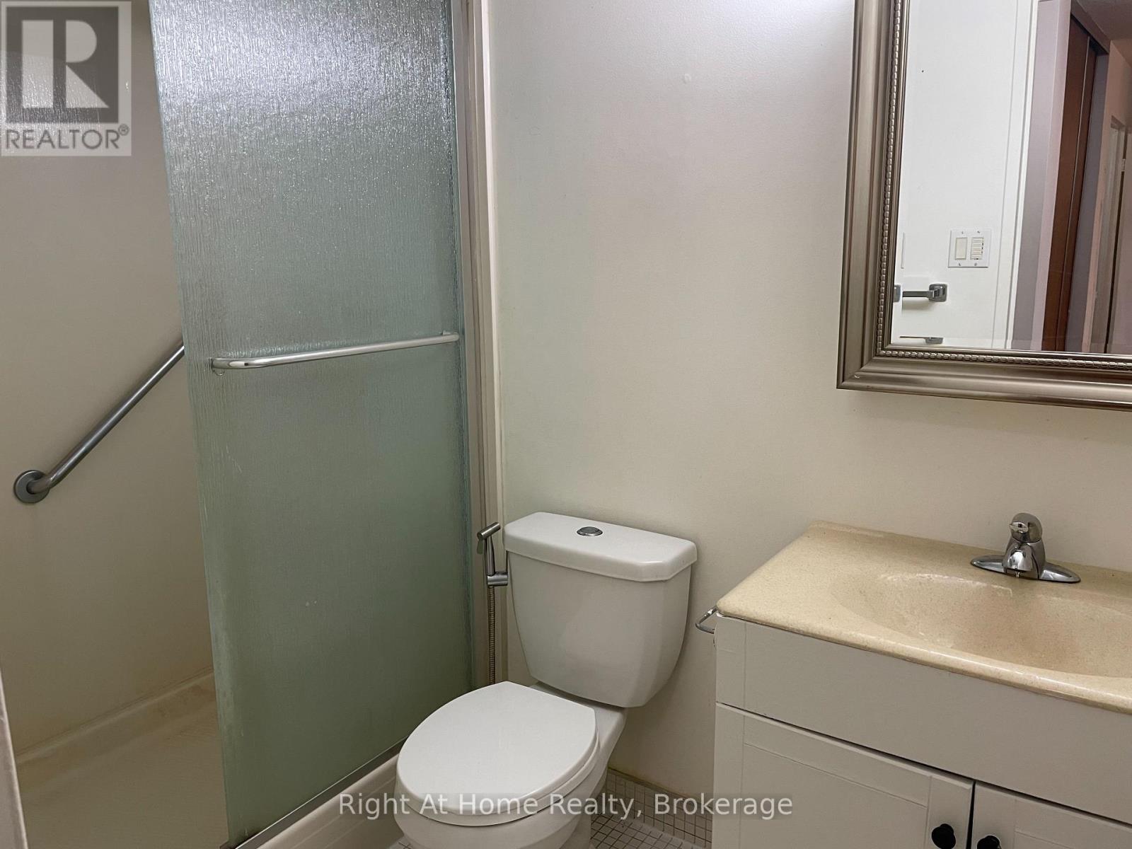 Photo 11 of 406 18 Knightsbridge Road, Brampton ON