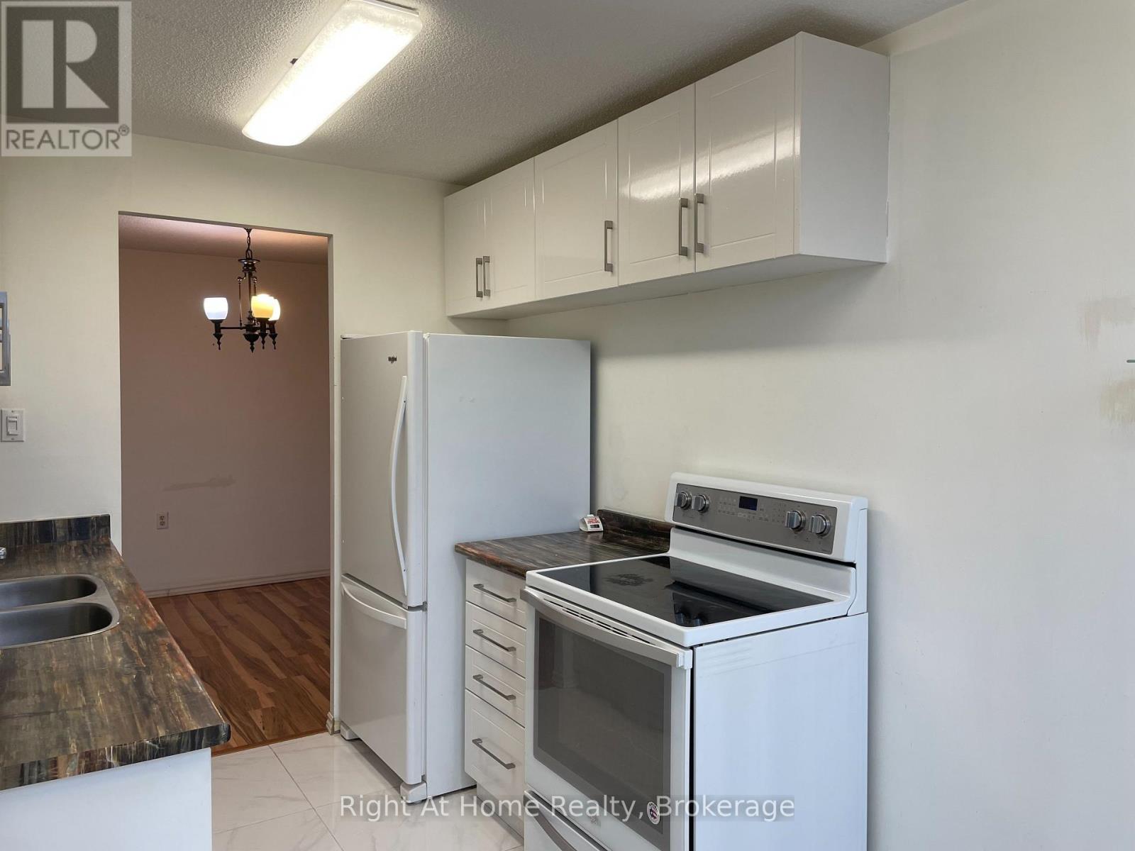 Photo 8 of 406 18 Knightsbridge Road, Brampton ON