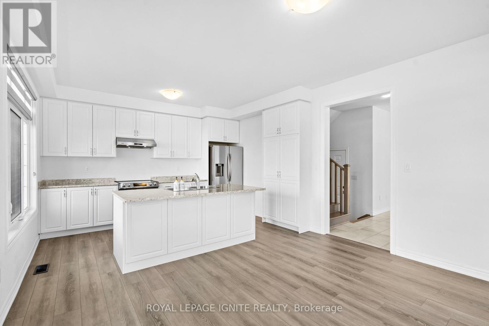 Photo 12 of 3 Mountain Heights Place, Hamilton ON