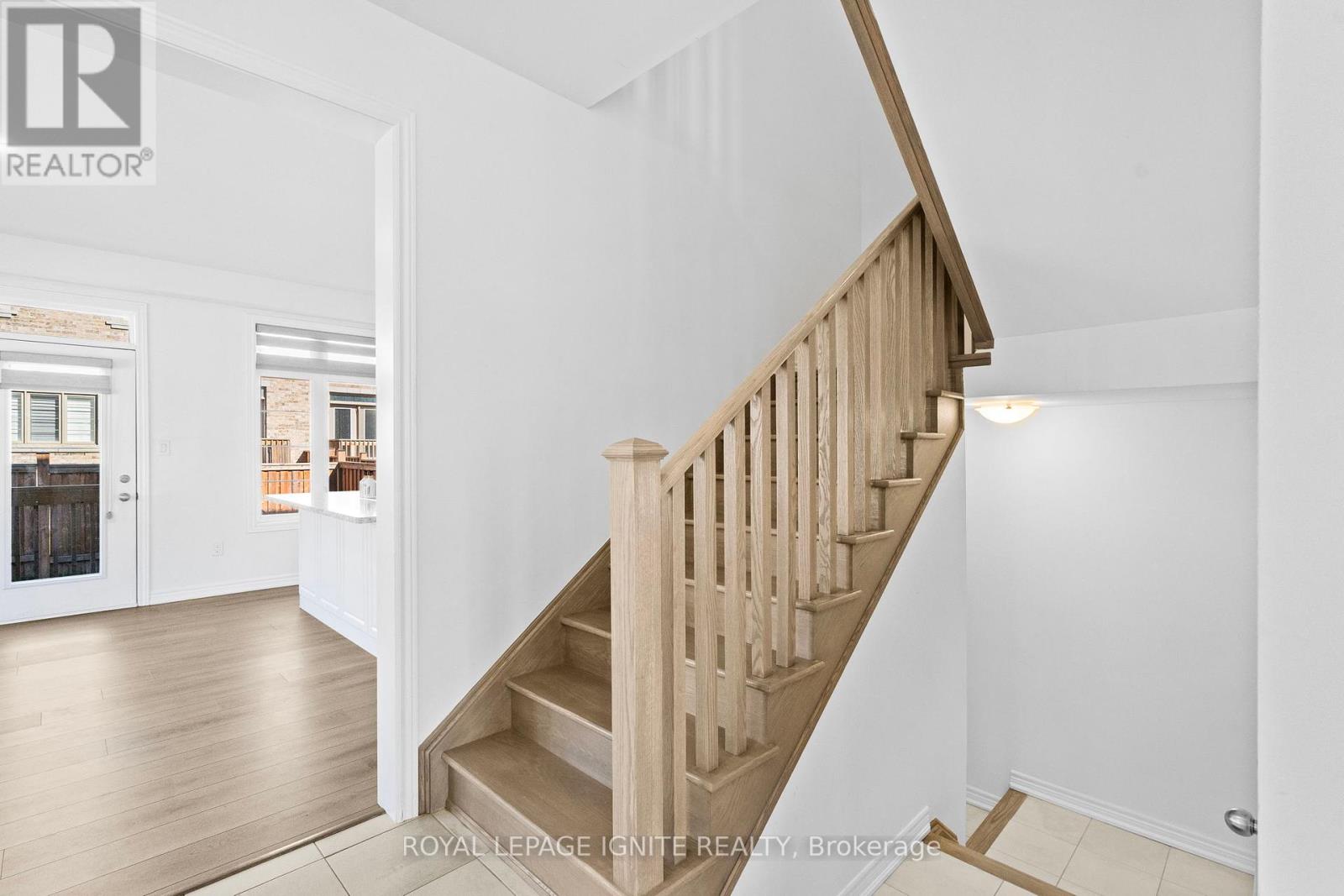 Photo 5 of 3 Mountain Heights Place, Hamilton ON