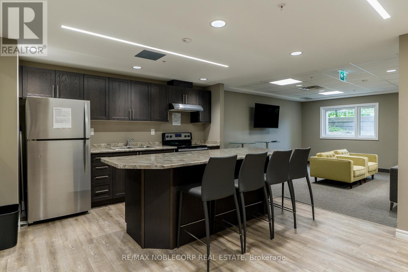 Photo 22 of 504 7 Kay Crescent, Guelph ON