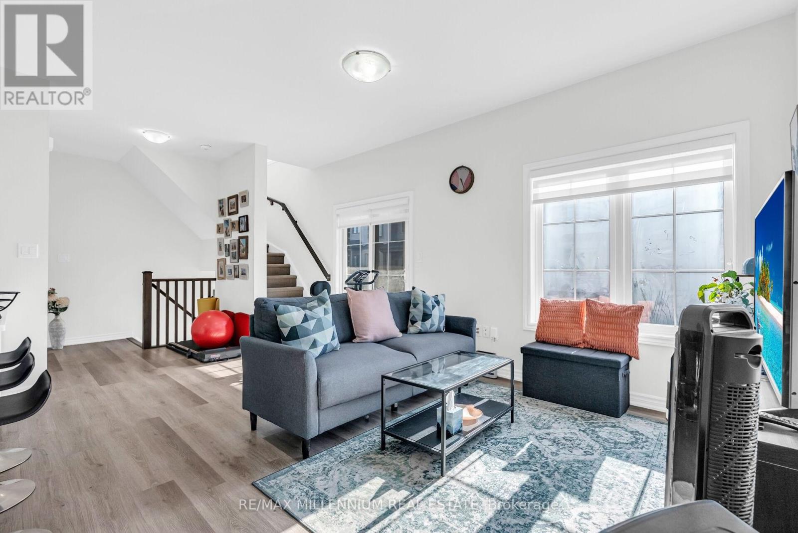 Photo 12 of 63 124 Compass Trail, Cambridge ON