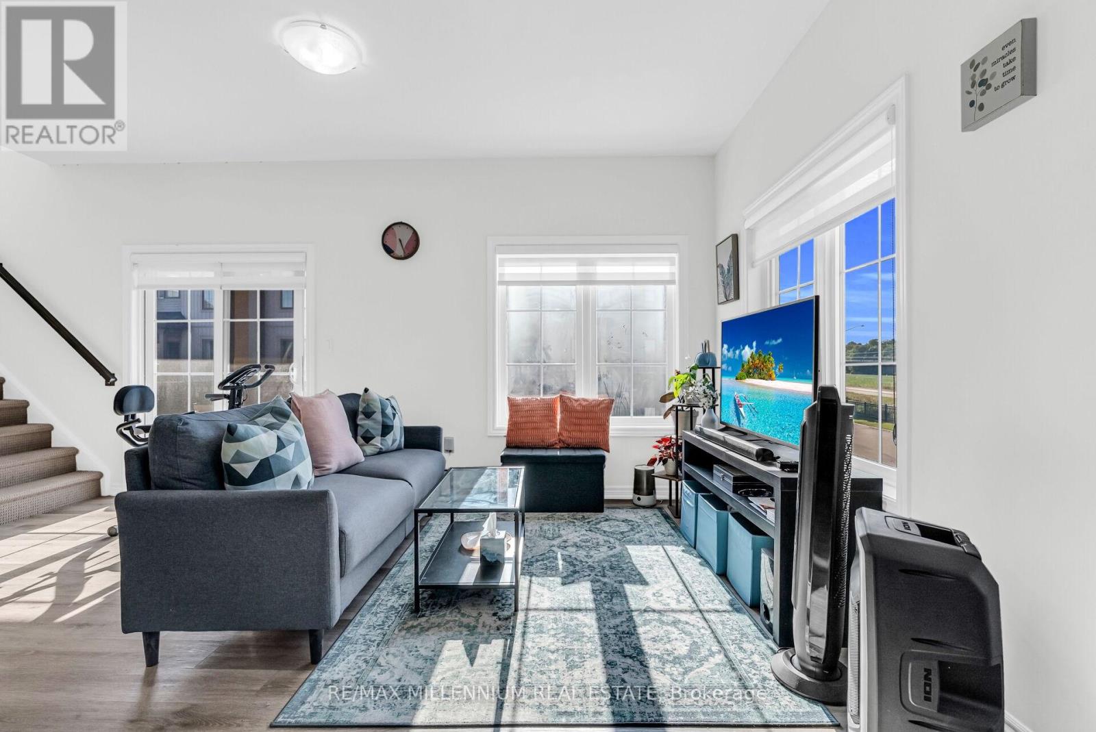 Photo 13 of 63 124 Compass Trail, Cambridge ON