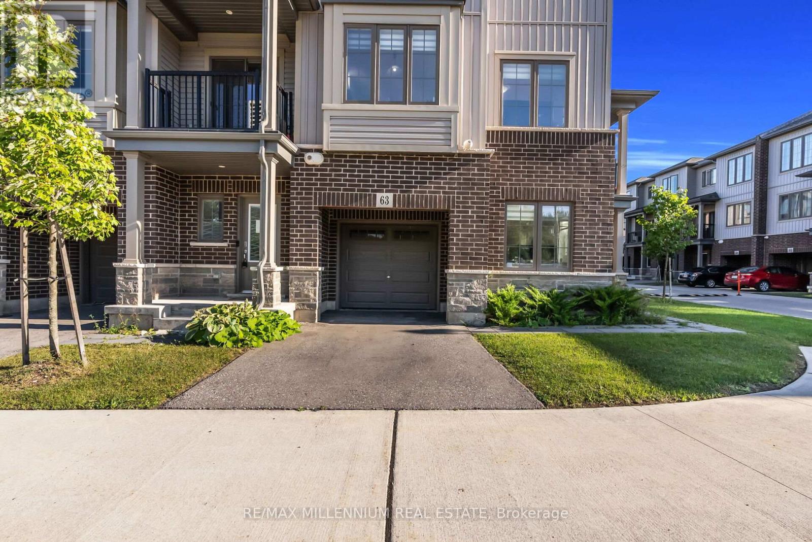 Photo 4 of 63 124 Compass Trail, Cambridge ON