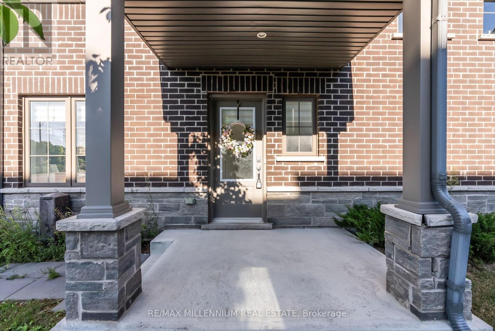 Photo 6 of 63 124 Compass Trail, Cambridge ON