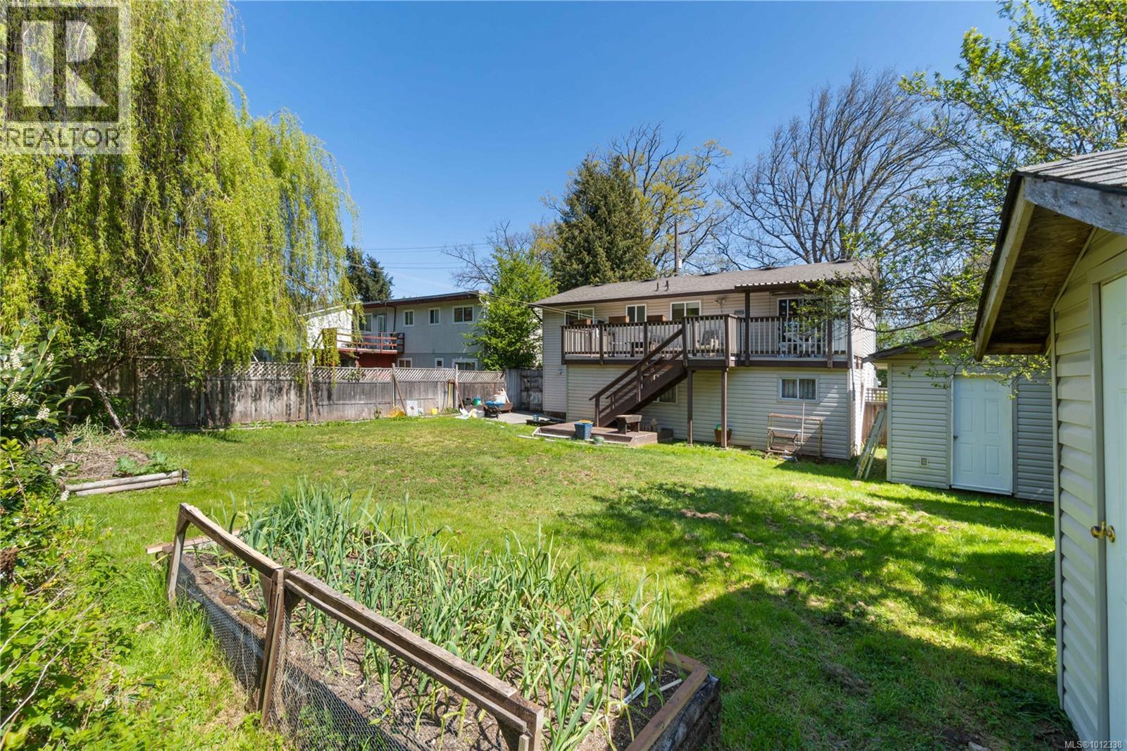 Photo 18 of 707 Howard Ave, Nanaimo BC
