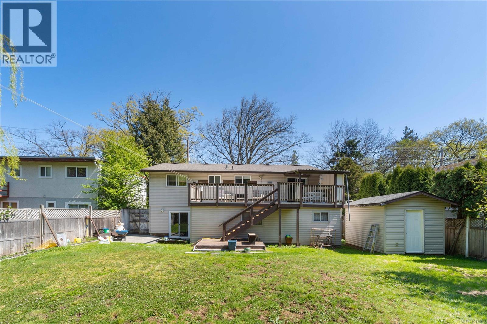 Photo 19 of 707 Howard Ave, Nanaimo BC