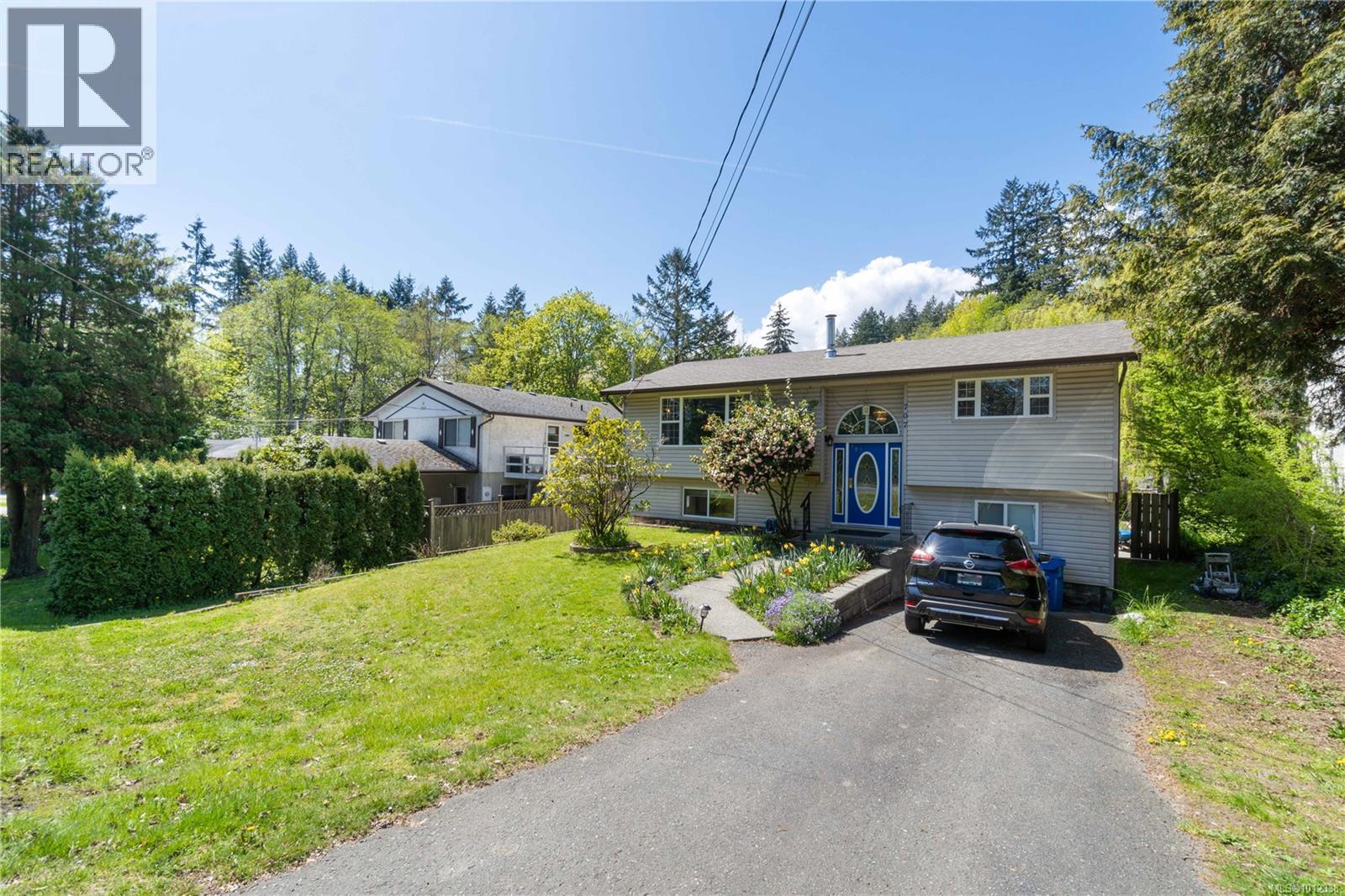 Photo 22 of 707 Howard Ave, Nanaimo BC