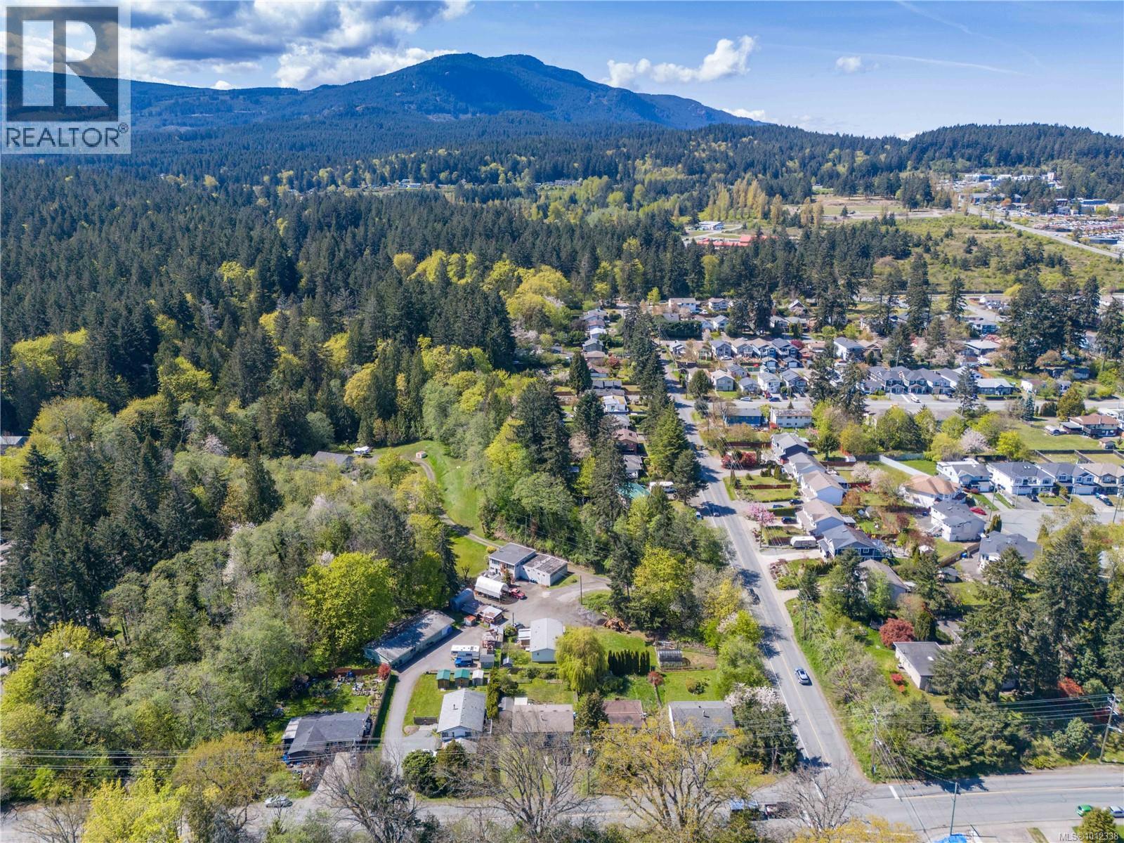 Photo 26 of 707 Howard Ave, Nanaimo BC