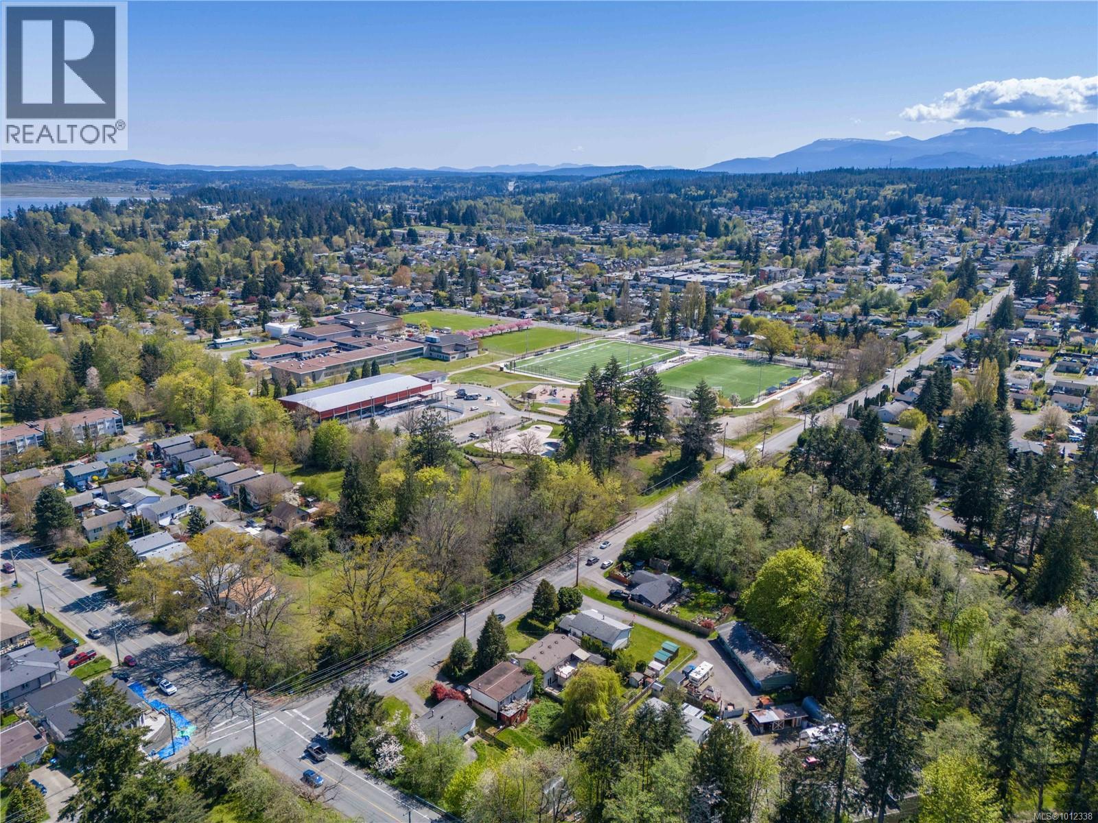 Photo 27 of 707 Howard Ave, Nanaimo BC
