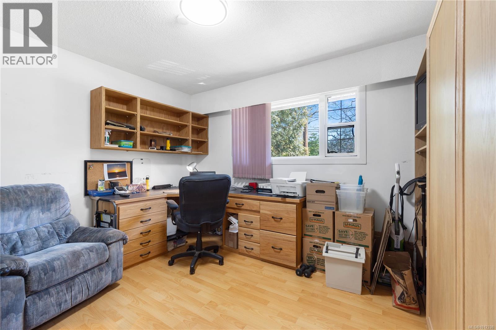 Photo 6 of 707 Howard Ave, Nanaimo BC