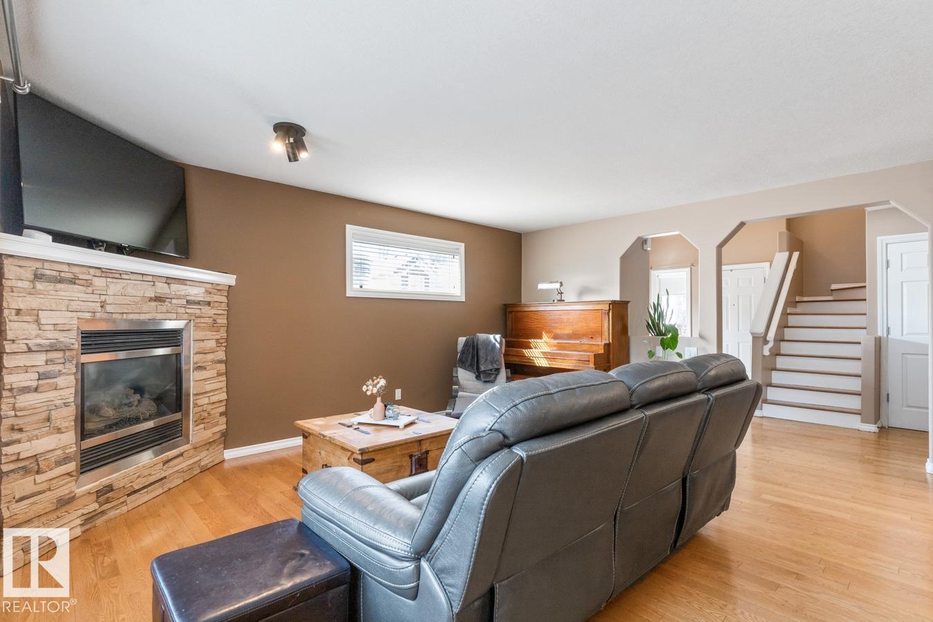 Photo 12 of 57 Connor Ln, Sherwood Park AB