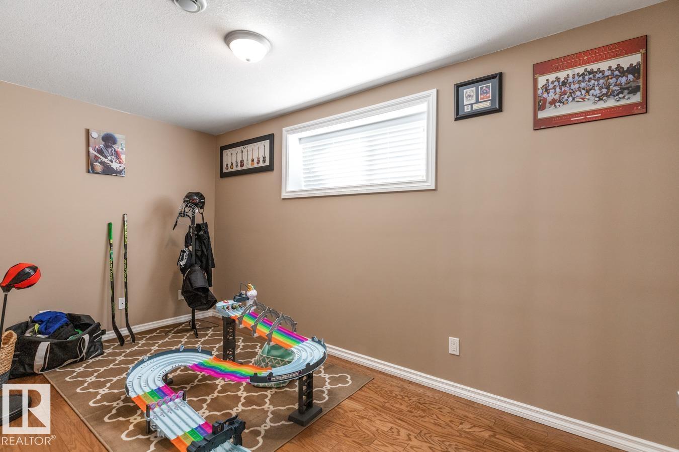 Photo 34 of 57 Connor Ln, Sherwood Park AB