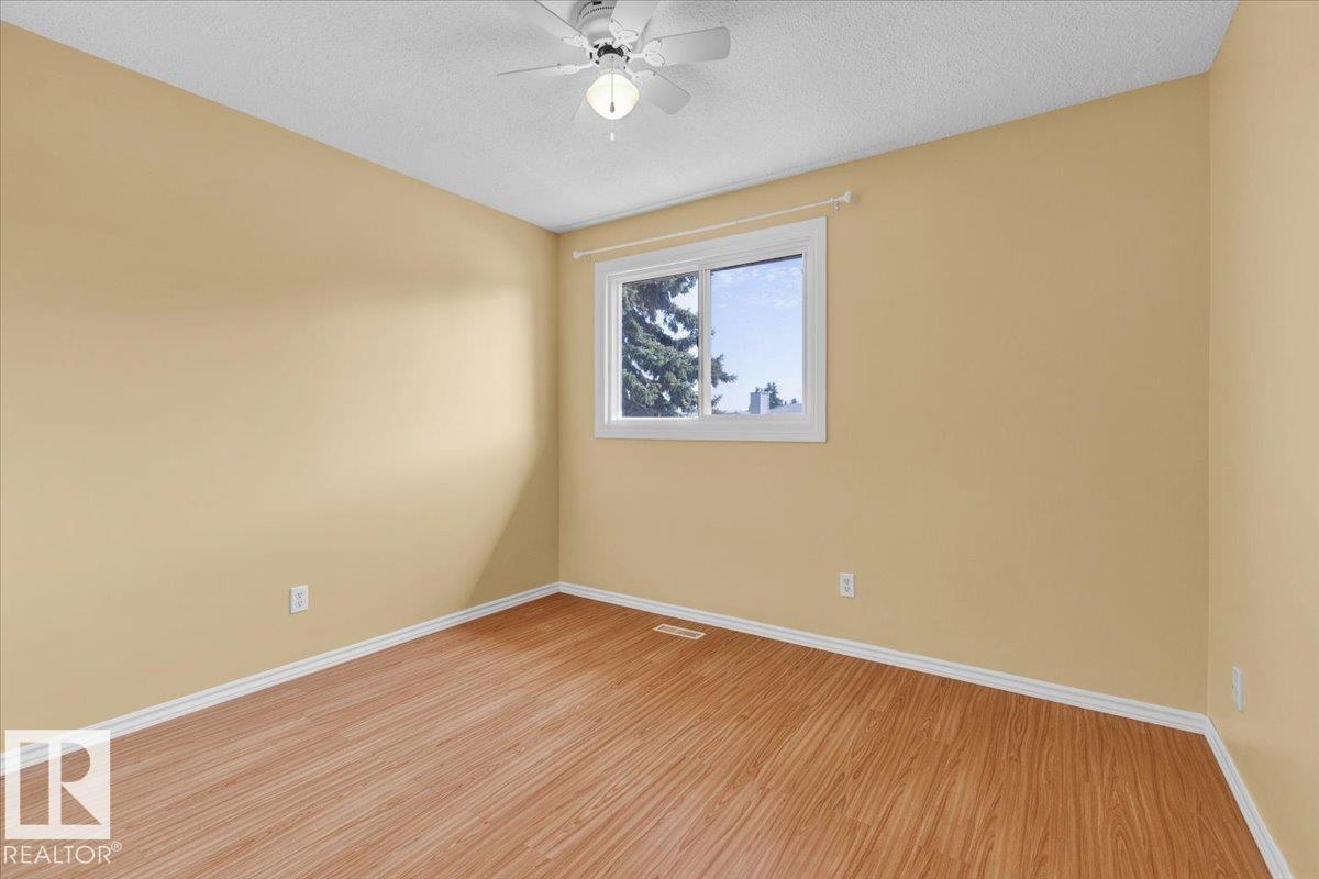 Photo 23 of 10652 158 Av Nw, Edmonton AB