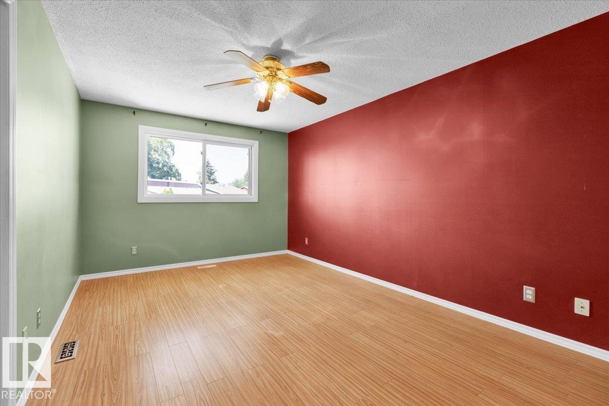 Photo 26 of 10652 158 Av Nw, Edmonton AB