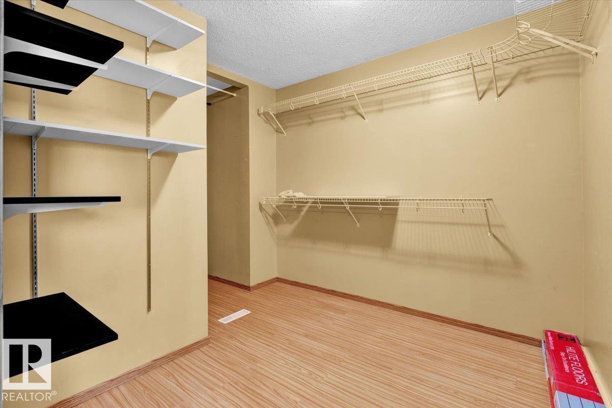 Photo 31 of 10652 158 Av Nw, Edmonton AB