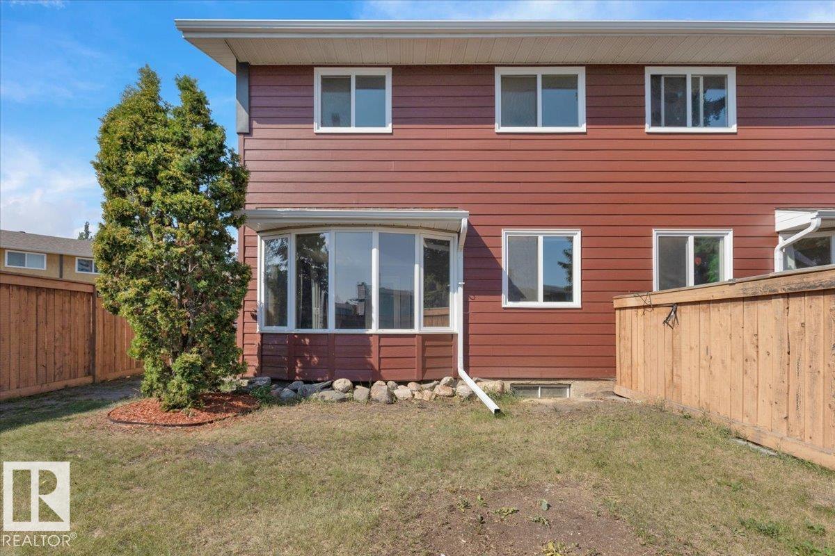 Photo 43 of 10652 158 Av Nw, Edmonton AB