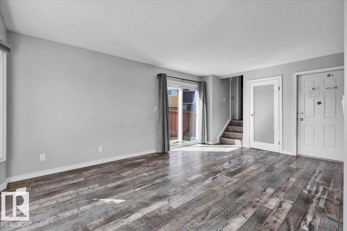Photo 7 of 10652 158 Av Nw, Edmonton AB