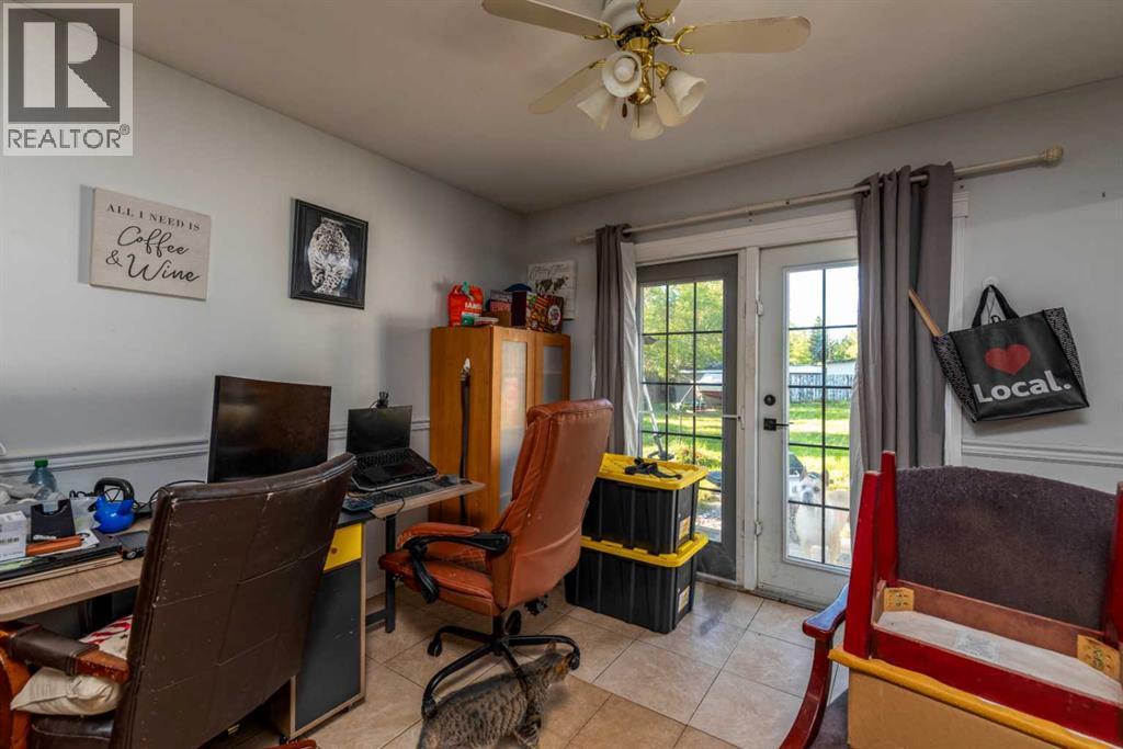 116 1 AVENUE W - 15