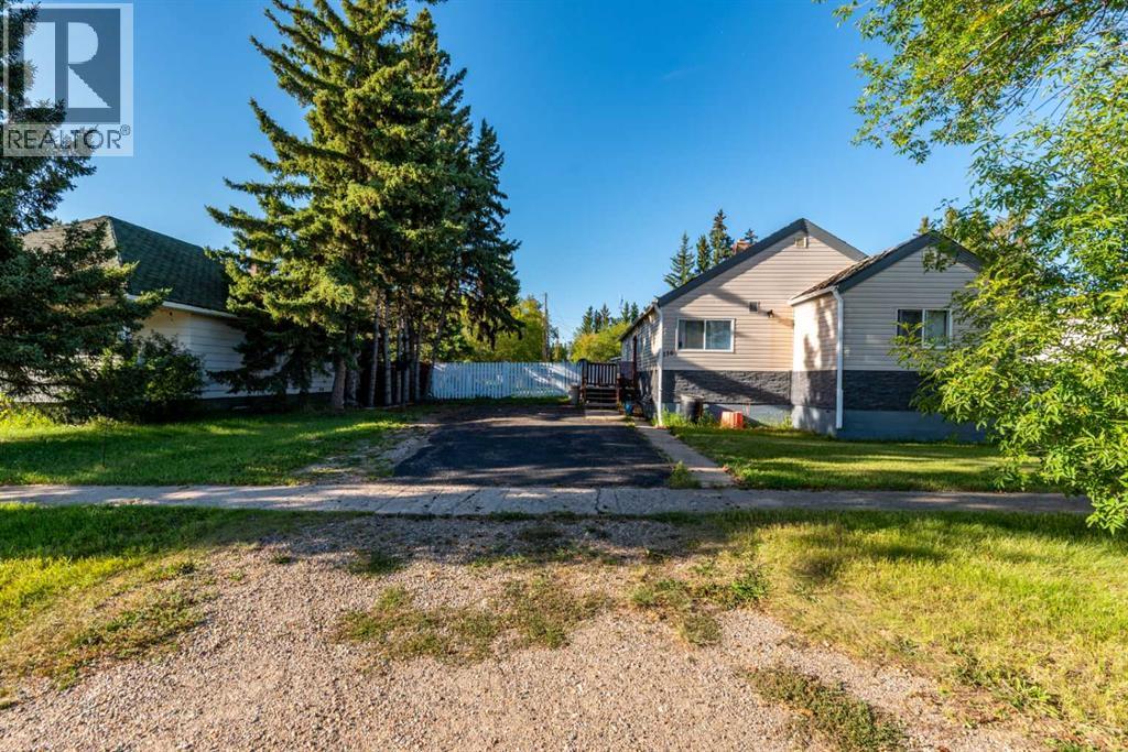 116 1 AVENUE W - 19