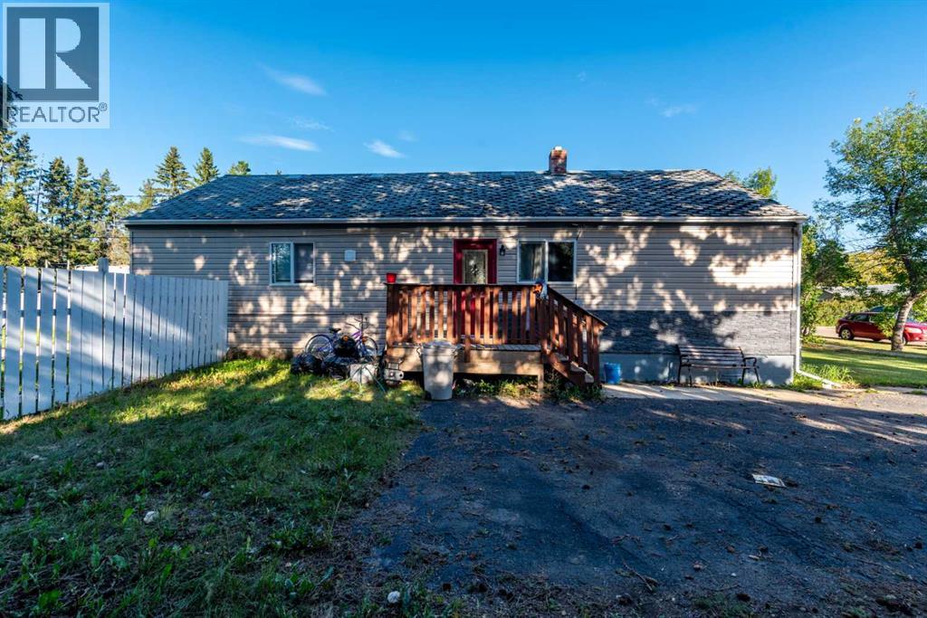 116 1 AVENUE W - 21