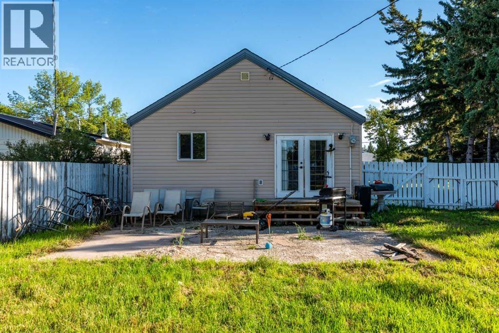 116 1 AVENUE W - 26