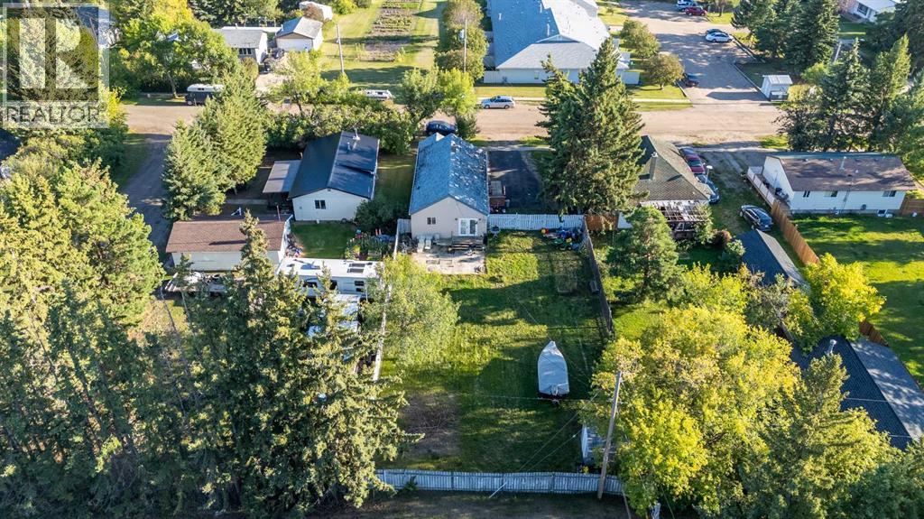 116 1 AVENUE W - 36