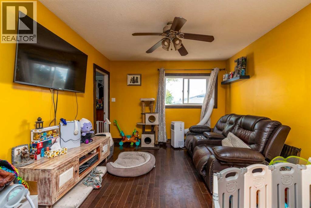 116 1 Avenue W - photo 4