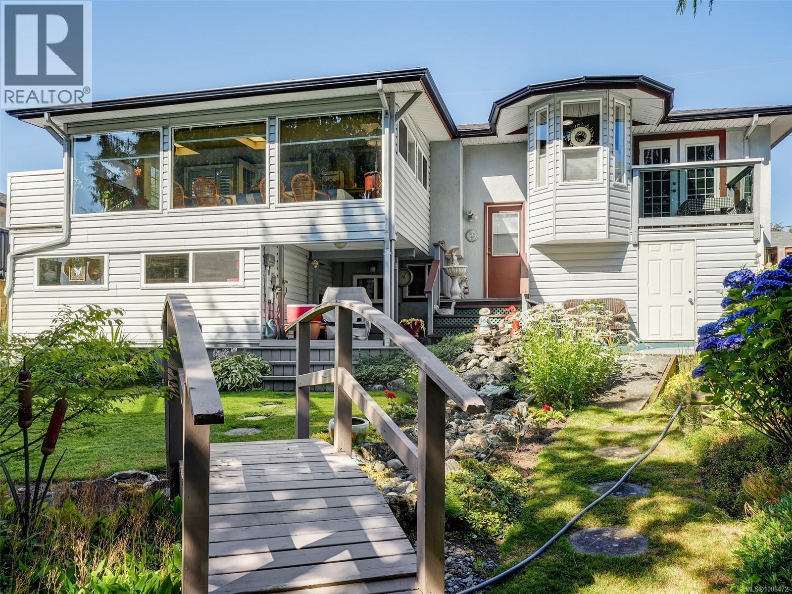 Photo 1 of 4153 Birtles Ave, Saanich BC