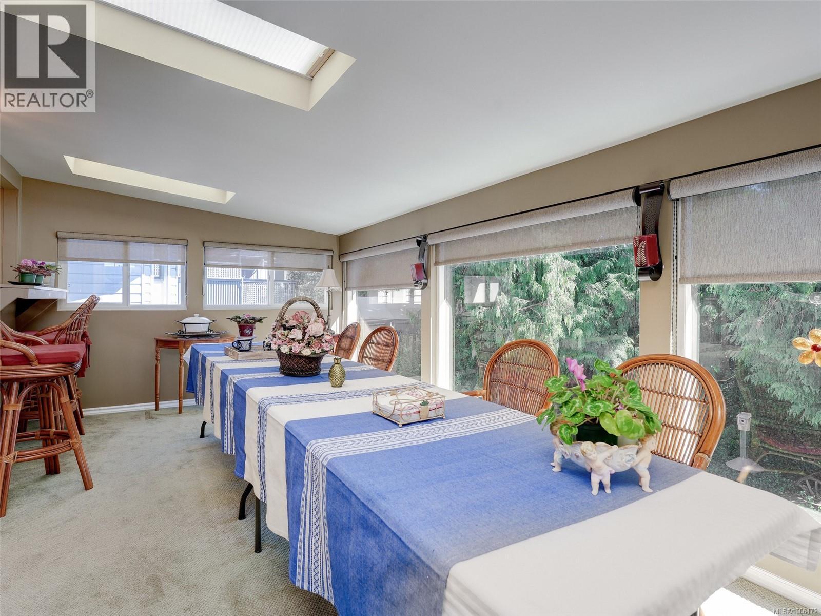 Photo 11 of 4153 Birtles Ave, Saanich BC