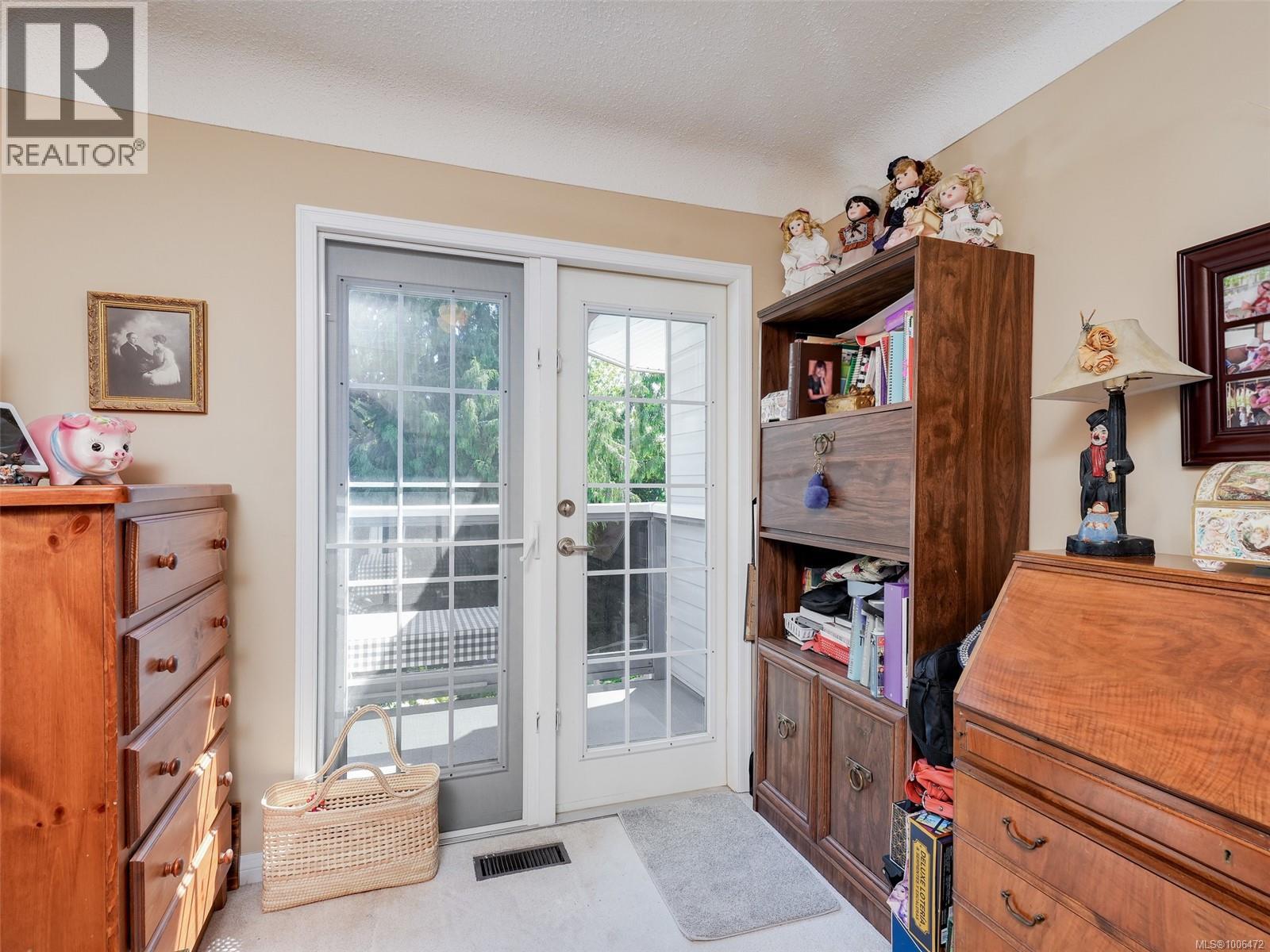 Photo 16 of 4153 Birtles Ave, Saanich BC