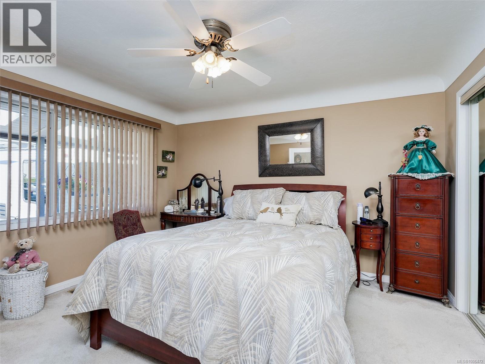 Photo 12 of 4153 Birtles Ave, Saanich BC