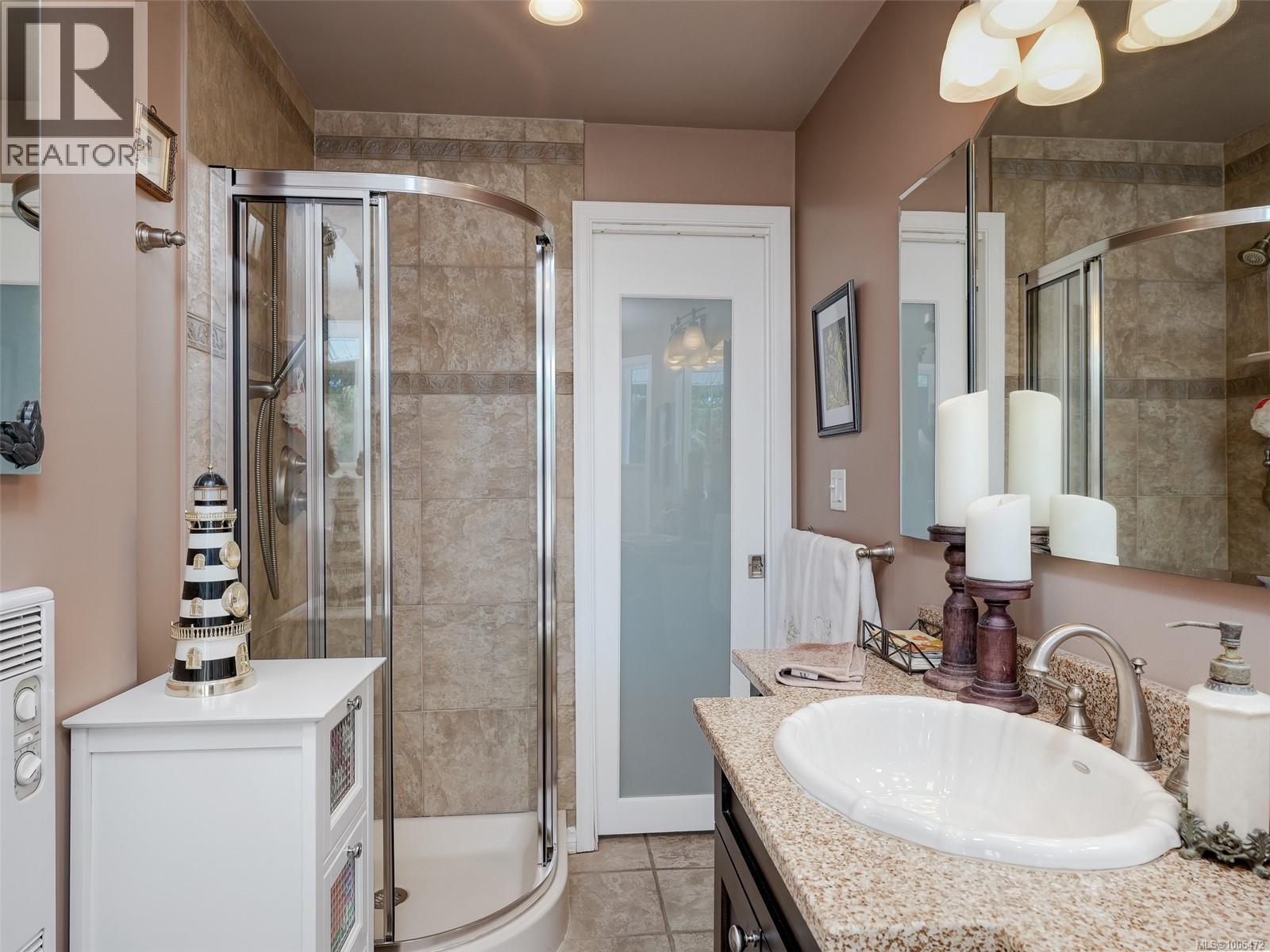 Photo 15 of 4153 Birtles Ave, Saanich BC