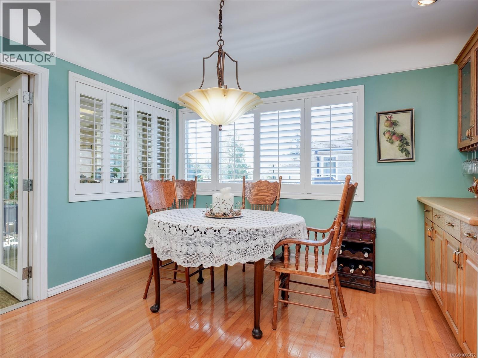 Photo 7 of 4153 Birtles Ave, Saanich BC