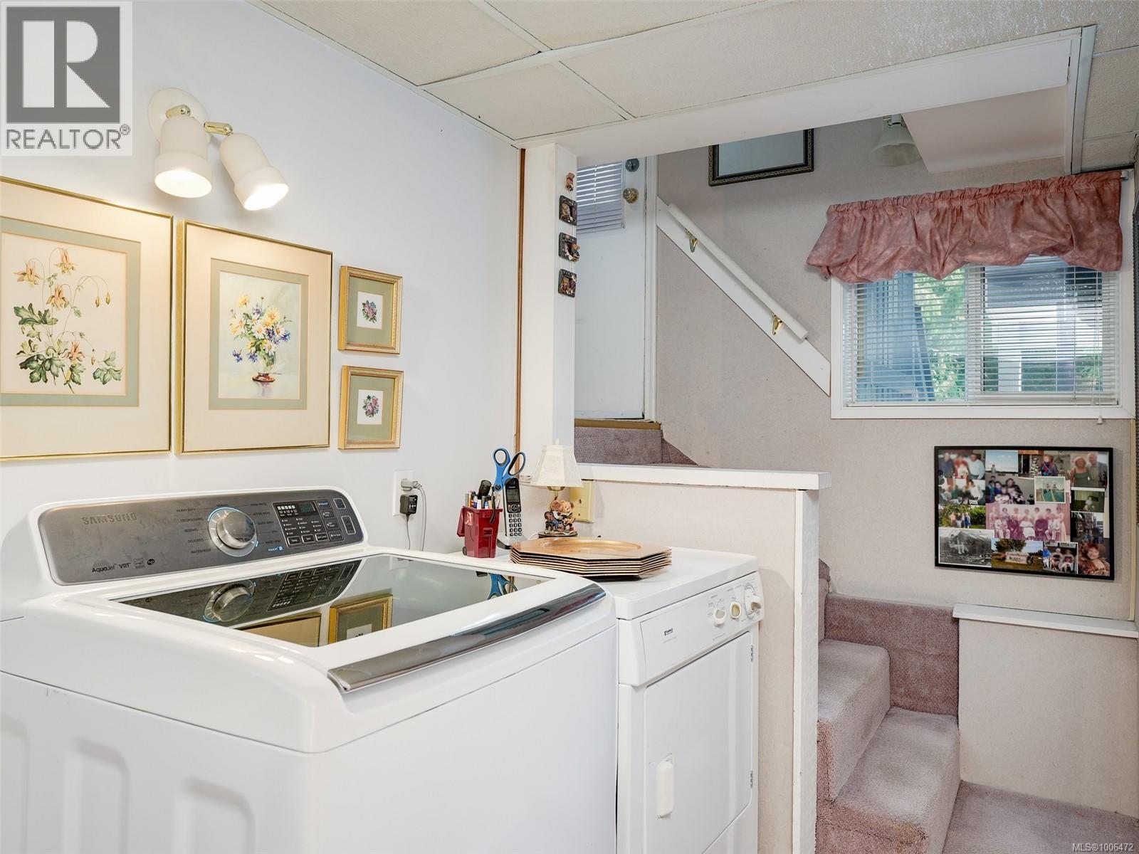 Photo 22 of 4153 Birtles Ave, Saanich BC